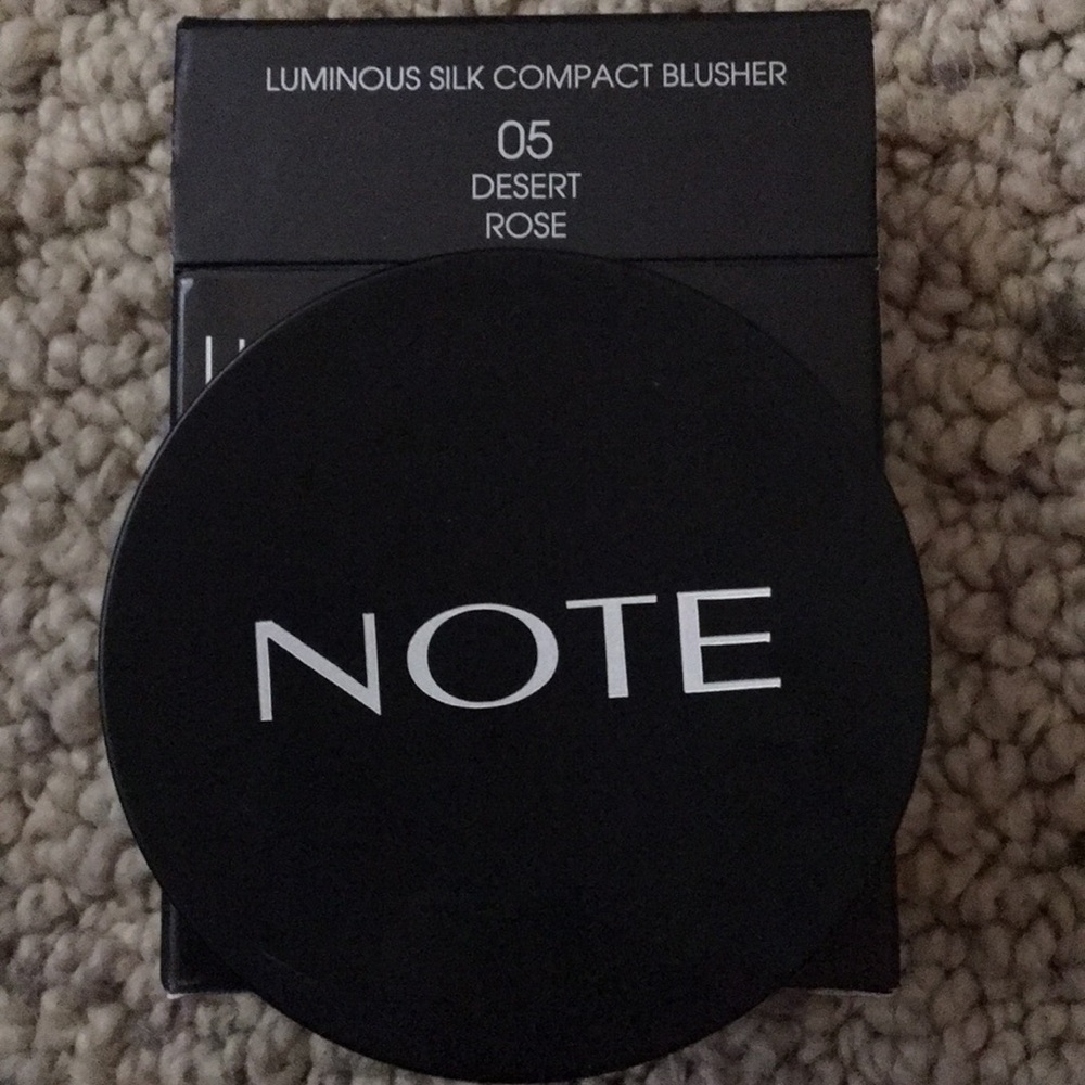 Compact blush - Picture 3 of 4